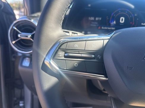 New 2026 Chevrolet Equinox LT w/ Convenience Package II image 19