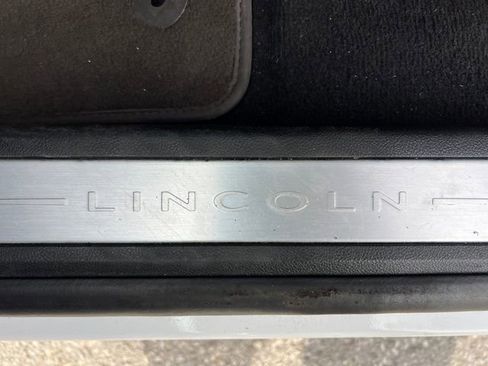 Used 2023 Lincoln Aviator AWD w/ Elements Package image 42