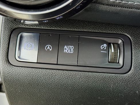 Used 2025 Chevrolet Equinox LT FWD image 13