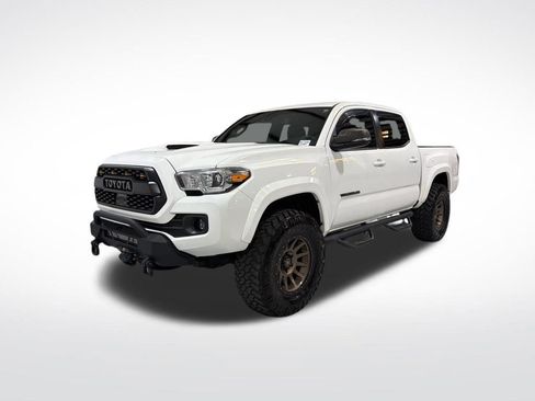Used 2022 Toyota Tacoma TRD Sport w/ Technology Package image 1