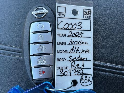 Used 2025 Nissan Altima 2.5 SV FWD image 36
