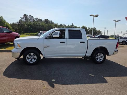 Used 2023 RAM 1500 Classic SLT w/ Electronics Group AWD/4WD image 4