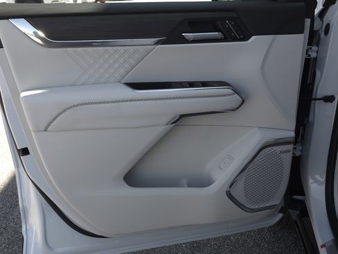 New 2026 GMC Acadia Denali w/ Super Cruise Package image 28