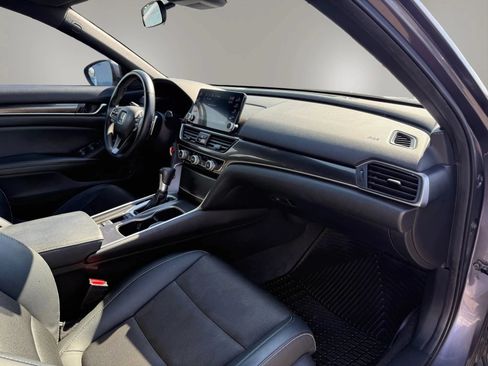 Used 2018 Honda Accord Sport image 40