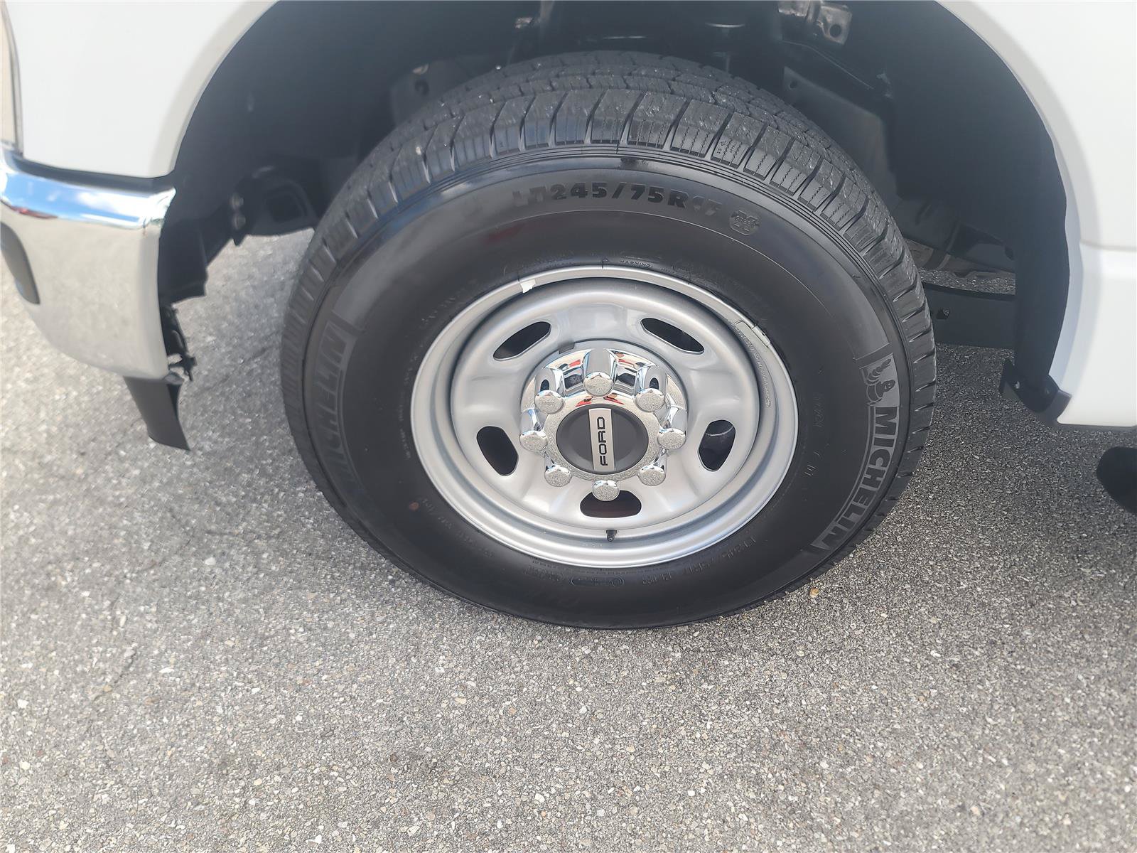 Used 2024 Ford F250 XL w/ XL Chrome Package RWD image 9
