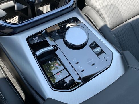 Used 2025 BMW X3 xDrive30i w/ Premium Package image 29