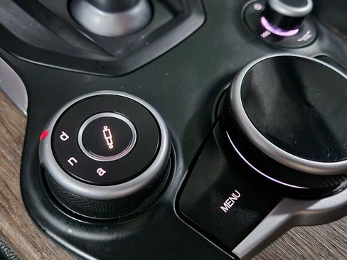 Used 2017 Alfa Romeo Giulia Ti w/ TI Performance Package image 38