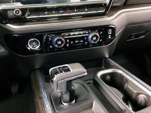 Used 2022 Chevrolet Silverado 1500 LT Trail Boss AWD/4WD image 8