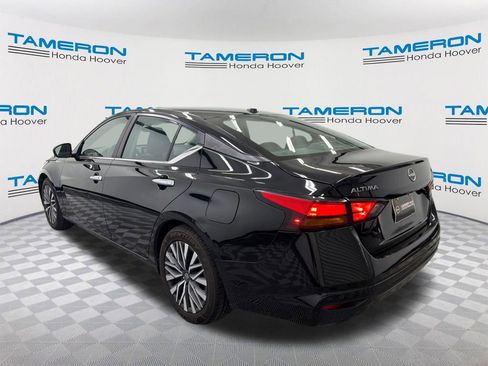 Used 2024 Nissan Altima 2.5 SV FWD image 3
