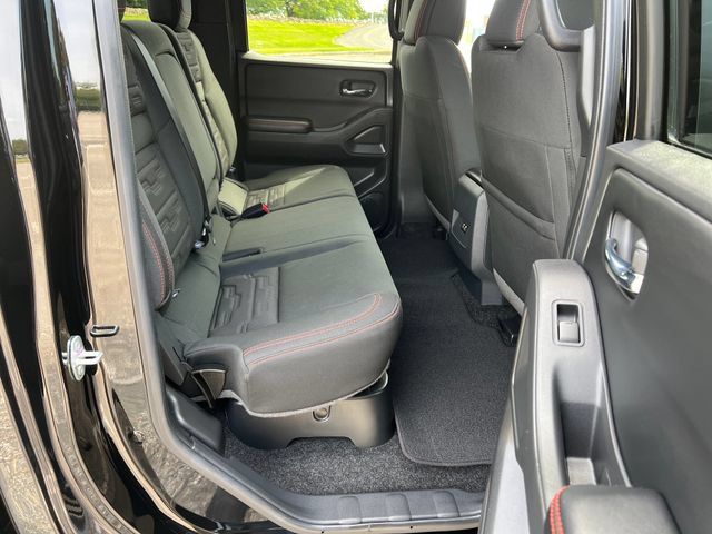 Used 2025 Nissan Frontier PRO-4X AWD/4WD image 33