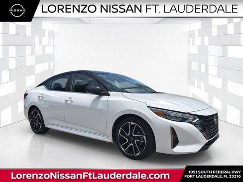 Used 2024 Nissan Sentra SR FWD image 1
