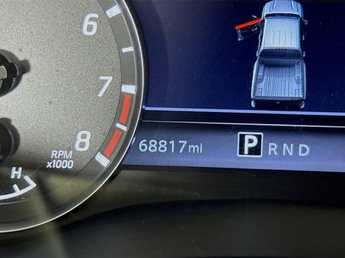 Used 2023 Nissan Frontier SV w/ Technology Package RWD image 16