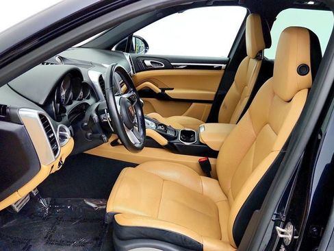 Used 2017 Porsche Cayenne S w/ Premium Package AWD/4WD image 20