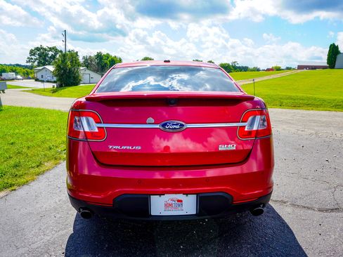 Used 2010 Ford Taurus SHO image 4