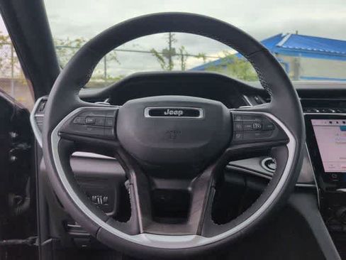 Used 2024 Jeep Grand Cherokee Limited w/ Luxury Tech Group II AWD/4WD image 24