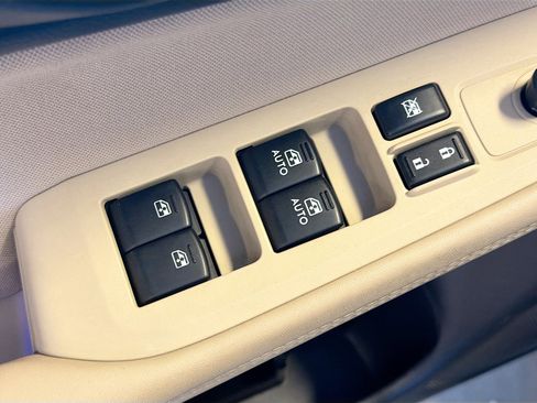 Used 2017 Subaru Outback 2.5i Premium image 15