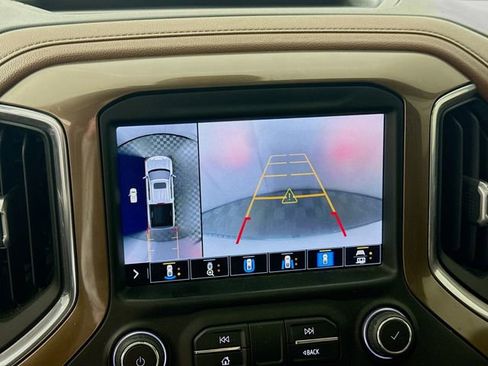 Used 2021 Chevrolet Silverado 1500 High Country image 14