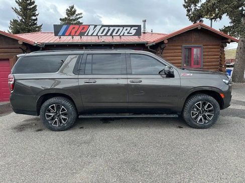 Used 2021 Chevrolet Suburban Z71 w/ Z71 Signature Package AWD/4WD image 25
