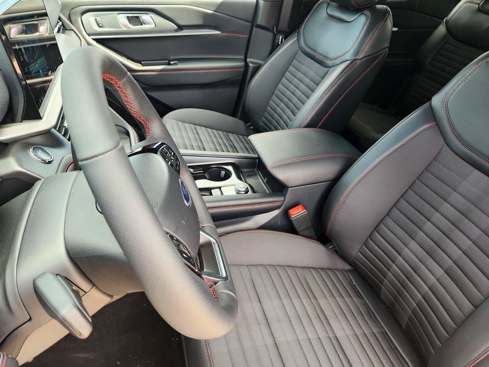 New 2026 Ford Explorer ST-Line w/ ST-Line Street Pack RWD image 9