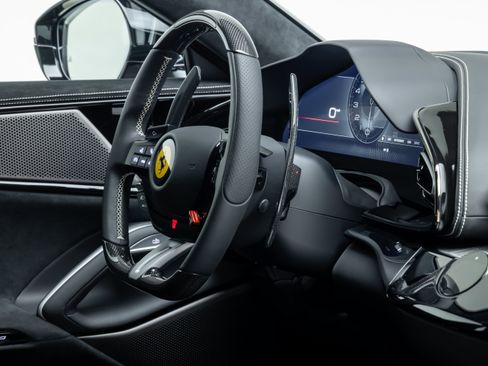 Used 2026 Ferrari Purosangue AWD/4WD image 38