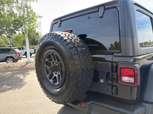 Used 2023 Jeep Wrangler Unlimited Sport AWD/4WD image 25