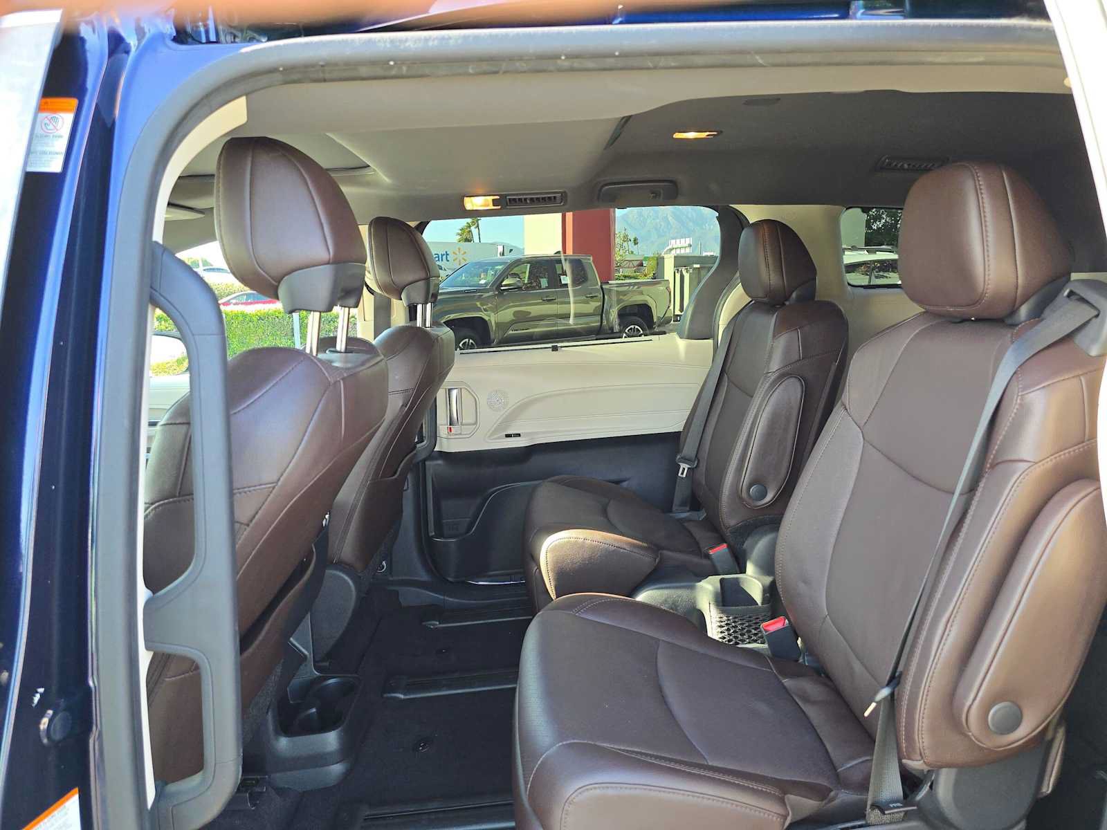 Used 2023 Toyota Sienna Platinum FWD image 19