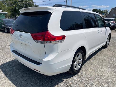Used 2014 Toyota Sienna LE FWD image 5
