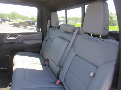 New 2026 GMC Sierra 2500 SLT w/ SLT Premium Package AWD/4WD image 13