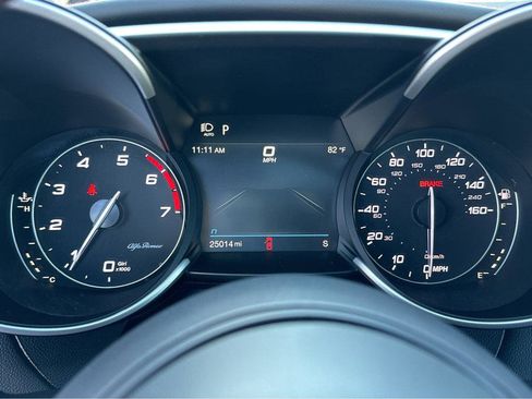 Used 2023 Alfa Romeo Giulia Estrema image 21