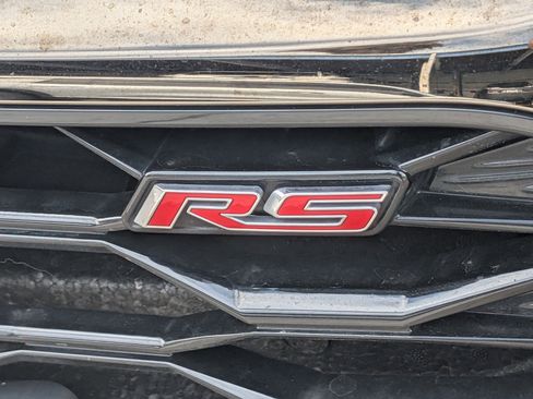 Used 2022 Chevrolet TrailBlazer RS w/ Technology Package FWD image 2
