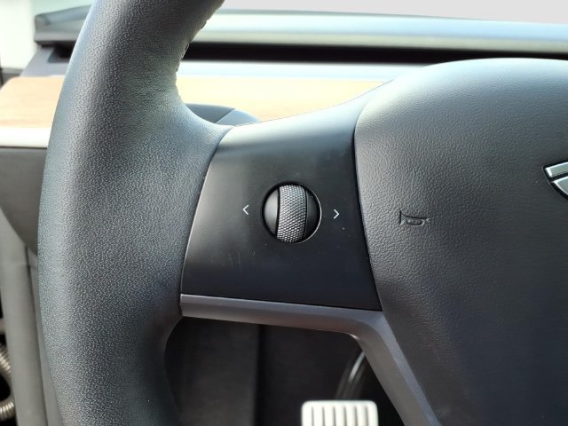 Used 2022 Tesla Model Y Performance AWD/4WD image 20