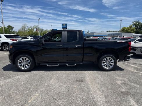 Used 2019 Chevrolet Silverado 1500 Custom w/ Custom Value Package image 6