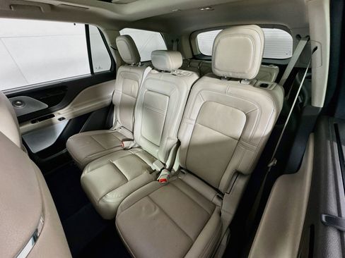 Used 2022 Lincoln Aviator Grand Touring w/ Equipment Group 301A AWD/4WD image 24