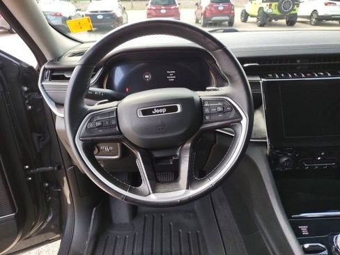 Used 2022 Jeep Grand Cherokee L Limited AWD/4WD image 13