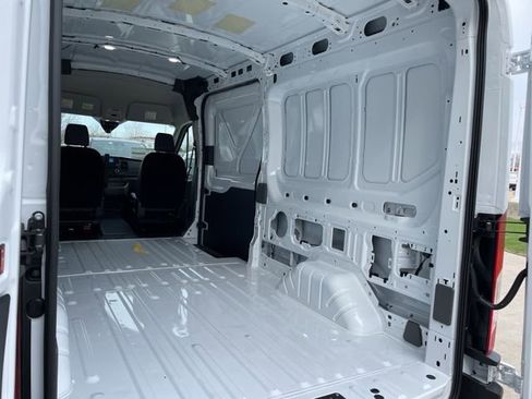 New 2025 Ford Transit 250 148 Medium Roof image 15