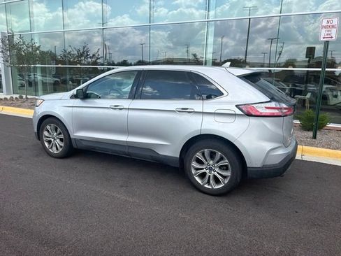 Used 2019 Ford Edge Titanium w/ Equipment Group 301A AWD/4WD image 10
