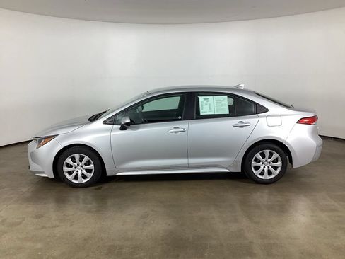 Used 2023 Toyota Corolla LE FWD image 16