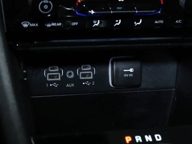 Used 2023 Jeep Grand Cherokee Laredo AWD/4WD image 28