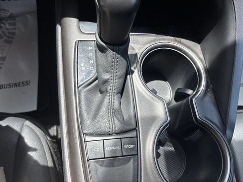 Used 2023 Toyota Camry SE FWD image 25