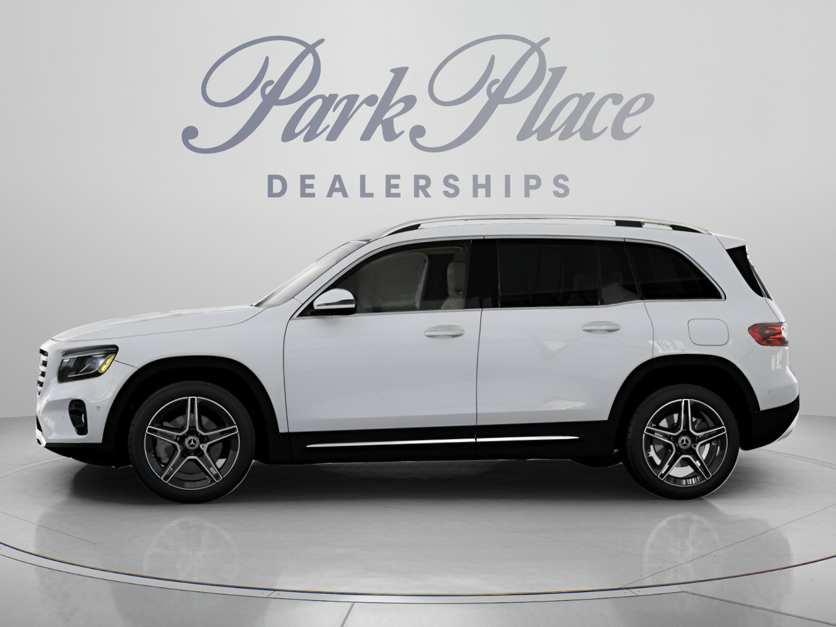 Used 2026 Mercedes-Benz GLB 250 4MATIC image 6