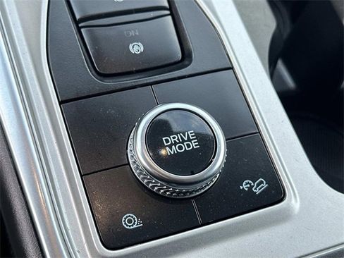 Used 2022 Ford Explorer XLT w/ Equipment Group 202A image 15