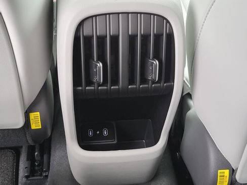 New 2026 Hyundai Kona Limited FWD image 14