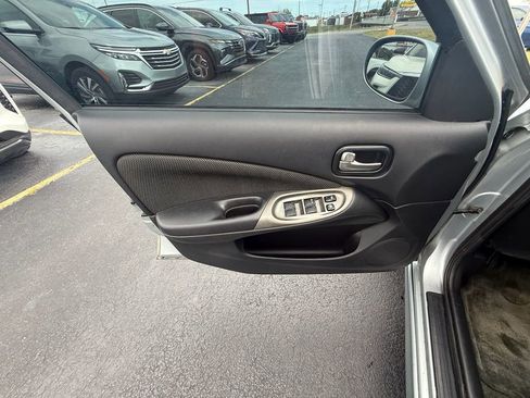 Used 2004 Nissan Sentra SE-R Spec V w/ Sunroof Pkg image 11