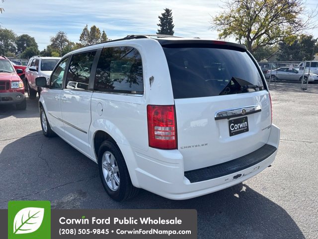 Used 2010 Chrysler Town & Country Touring FWD image 7