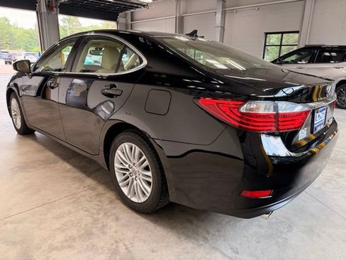 Used 2013 Lexus ES 350 w/ Luxury Pkg FWD image 5