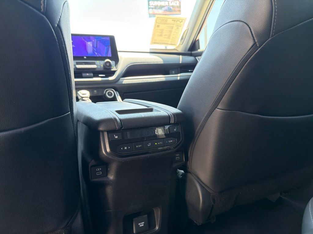 Used 2024 Toyota Grand Highlander FWD image 39