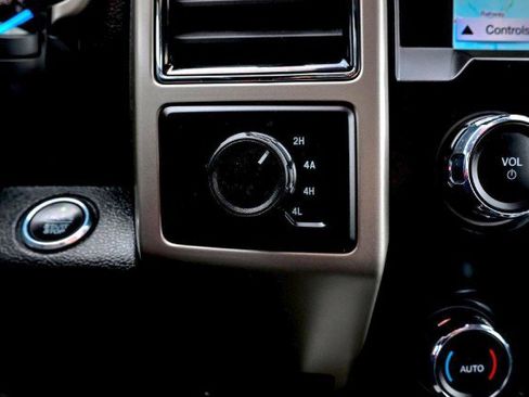 Used 2019 Ford F150 Lariat image 40