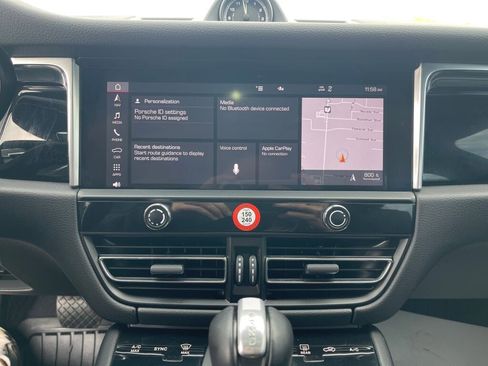 Used 2023 Porsche Macan S image 13