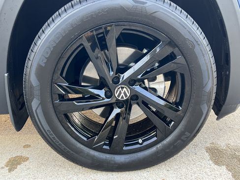 Certified 2026 Volkswagen Atlas Cross Sport SEL R-Line AWD/4WD image 11