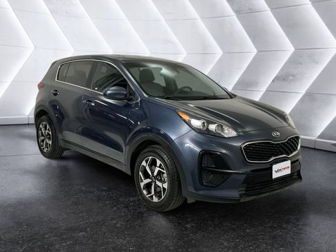 Used 2020 Kia Sportage LX image 1